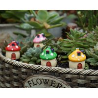 4stücke Miniatur-Fee-Satz Von 4 Pilz-Gemischte Farben Fee-Gartenbedarf & Zubehör-Terrarium-Figuren von TizzleByTizzle