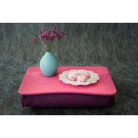 Kissen Bett Tablett Rosa/Laptop Ständer von TrayItEU