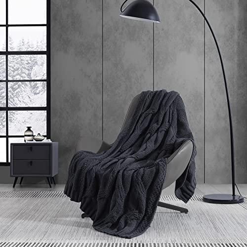 Vera Wang Überwurf-Decke Ultraweiche Chenille-Bettwäsche für alle Jahreszeiten, Großes Zopfmuster, Schwarz, 50 x 70 von Vera Wang