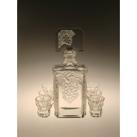 Boho Czech Significant Art Deco Kristall Glas Likör Set Karaffe Trauben Motiv Mit 6 Gläsern Von Schlevogt Hoffmann von VintageRetroEu