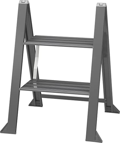 Schwarze Alu Trittleiter Vikingstep Midi von W.Steps I 480mm hoch I Belastbar bis 150kg I Kompakte Aluminium Klapptrittleiter mit 2 Stufen I Nur 35mm breit I 728502 von WIBE Ladders