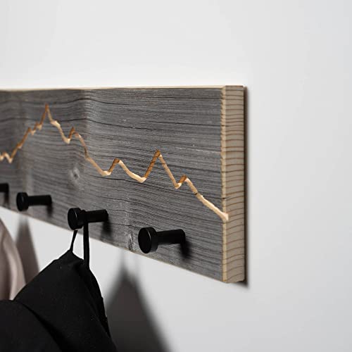 WOODS Garderobe aus Altholz mit Berg Motiv | handgefertigt in Bayern | Garderobenleiste Holz | Hakenleiste Wandgarderobe für Flur Schlafzimmer Büro (55cm (5 Haken), schwarze Haken) von WOODS