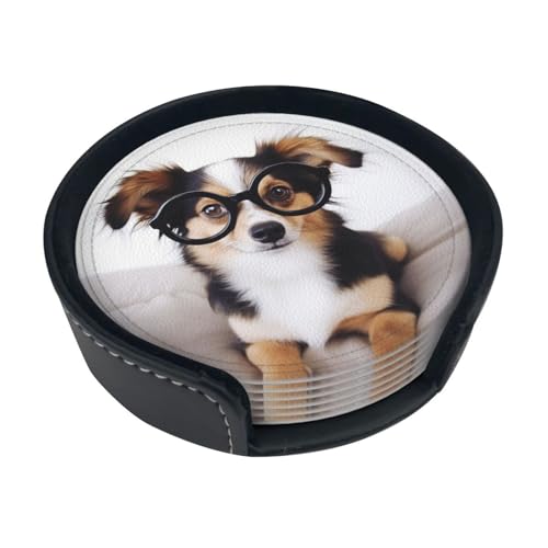 Niedlicher Hund mit Brille Druck Leder Untersetzer 6 Stück Untersetzer Set mit Halter Getränkeuntersetzer Set Wasserdicht Isoliert Untersetzer Tasse Matte Pad für Küche Büro Couchtisch Heimdekoration von WSOIHFEC