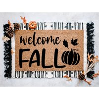 Hello Fall Türmatte | Kürbis Herbst Willkommensmatte Herbstlaub Dekor Geschenk Passgenaue von WelcomeIshDoormats