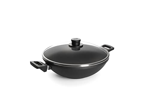 Woll Nowo Titanium Wok- und Rührpfanne mit Glasdeckel in Box, Ø 32 cm, 11 cm hoch, mit 2 Seitengriffen - Geeignet für Ceran, Gas, Elektro, Halogen - nicht induktionsgeeignet, backofenfest, schwarz von Woll