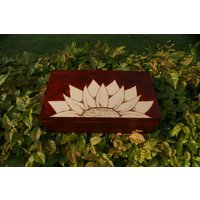 Teebox Aus Holz, Rustikale Box, Blumenbox, Sonnenblumenbox, Brandmalerei-Box, Schmuckbox, Tee-Organizer, Holzbox, Holz von WoodenstoriesArt