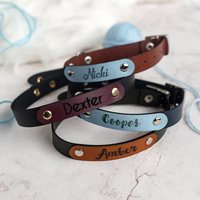 Kleines Hundehalsband Mit Namensschild Personalisiertes Öko-Lederhalsband Für Hunde von WunderholzShop