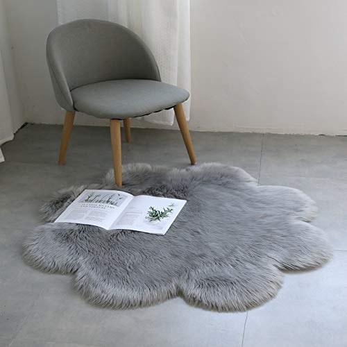 YDFYX Lammfell Schaffell Teppich Kunstfell Dekofell in Super weich Lammfellimitat Teppich Longhair Fell Optik Nachahmung Wolle Bettvorleger Sofa Matte (B-Grau, 60 x 60cm) von YDFYX