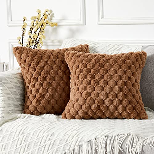 Yaertun 2er Set superweiche Plüsch Kissenbezüge Kunstpelz Kissenhüllen Dekorative Sofakissen Dekokissen Weicher Zierkissenbezug für Sofa Couch Bett Wohnzimmer 50 x 50 cm Braun von Yaertun