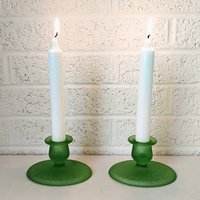 Paar Vintage Kerzenhalter Aus Milchglas von archipel32