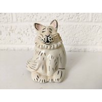 Vintage Heather Goldminc Katze Salz - Oder Pfefferstreuer | Weiße Katzen Figur Mit Gold Akzenten von archipel32