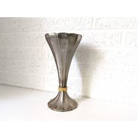 Vintage Versilberte Vase | Zwölfeckige 12-Seitige Mit Goldfarbenem Geflochtenem Ring-Akzent Filzboden Italien von archipel32