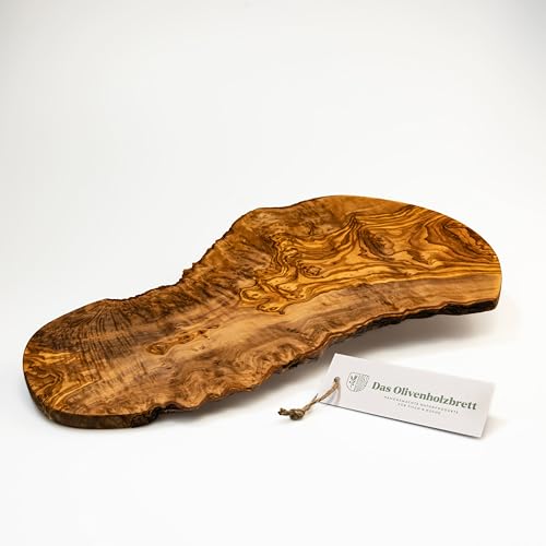 DAS OLIVENHOLZBRETT® Schneidebrett Olivenholz, Brotzeitbrett aus Holz mit naturbelassenem Rand, 55 cm von das Olivenholzbrett