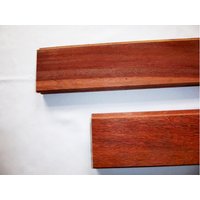 Bongossi Pferdestallbohlen 32 x 120 mm , allseitig gehobelt, 10 mm Nut gefast und gekappt, mit Nut und Feder, auf Wunschlänge gekappt, Deckmaßberechnung, Längen auf Anfrage von woodstore24