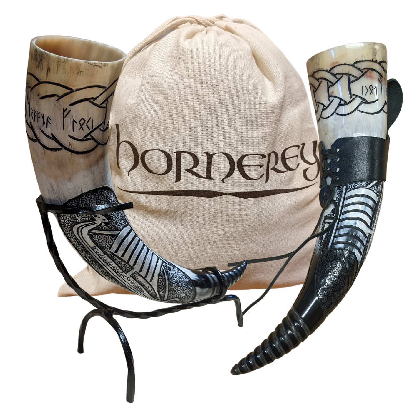 hornerey Bierkrug Trinkhorn Floki's Horn", Set mit Ständer und Gürtelhalter" von hornerey