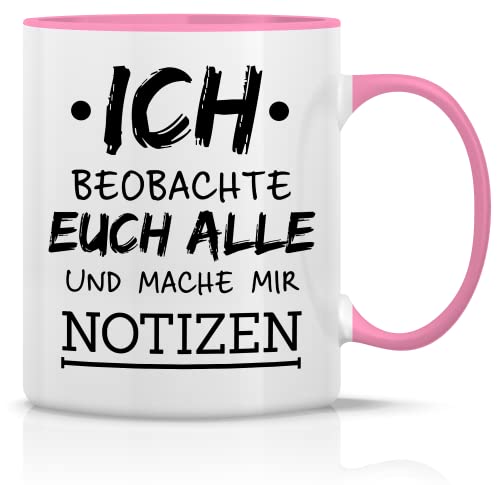 tradercat Tasse mit Spruch I Ich beobachte Euch I Tasse Job I Kaffeetasse lustig 330ml I kaffebecher tasse für Zuhause und als schönes Geschenk oder als kaffee tasse für die Arbeit (Rosa Innen) von tradercat