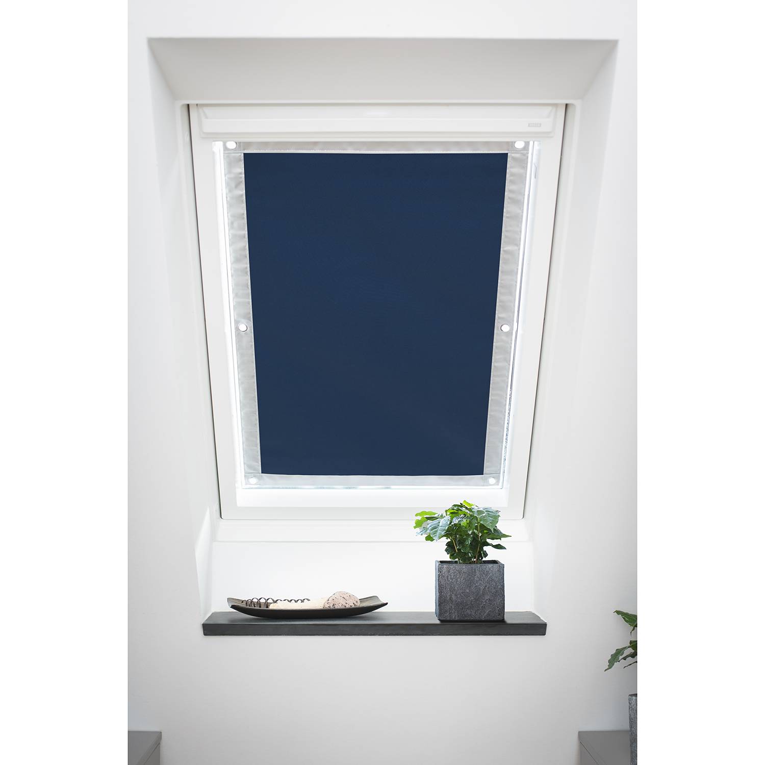 twentyfour Dachfenster Sonnenschutz Haftfix 59x119 cm (BxH) Blau Webstoff von twentyfour