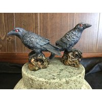 Raben Statuen Vögel Symbolik Geist Tiere Hexe Vertraute Sind Boten Folklore Schamane Medizin von yinyangapothecary