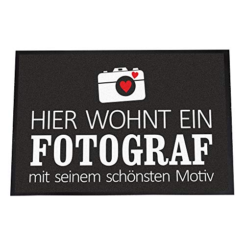 4youDesign Lustige Fußmatte -Hier wohnt EIN Fotograf, 40x60- rutschfest, für innen (Hier wohnt EIN Fotograf mit seinem schönsten Motiv, 40 x 60 cm) von 4youDesign