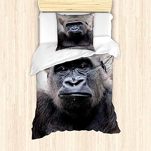 ABAKUHAUS Gorilla Bettbezug Set für Einzelbetten, Close up Junge männliche Gorilla, Milbensicher Allergiker geeignet mit Kissenbezug, 135 cm x 200 cm - 80 x 80 cm, Dunkelgrau Umber von ABAKUHAUS