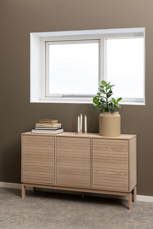 ACTONA GROUP Sideboard Linley Anrichte, gerillte Front, Eiche furniert, 3 Türen, 3 Einlegeböden, Lamellenfront ACTONA GROUP Sideboard Linley Anrichte, gerillte Front, Eiche furniert, 3 Türen, 3 Einlegeböden, Lamellenfront von ACTONA GROUP