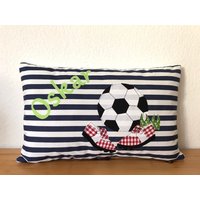 Kinder Kissen Mit Wunsch Namen, Kuschelkissen, Blau/Weiß 30x50cm. Fußball von Ammerkind