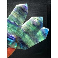Farbige Fluoritsäule, Gestreifter Heilkristall/Violett-Blauer Fluorit/Fluorit von Angelcarving