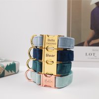 Blaues Personalisiertes Hundehalsband Mit Namensschild, Personalisierter Welpe Id Gold/Roségold Verschluss, Designer Samt Hochzeit Und Leinen Set von AnnaPawCo