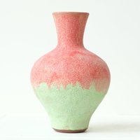 Vaseman Blumenvase von ArtonthetableSeattle