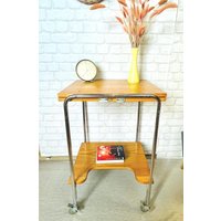 Vintage Schreibtisch Für Schreibmaschine, Klappbare Flächen, Servierwagen, Pc-Tisch Vintage Schreibtisch Für Schreibmaschine, Klappbare Flächen, Servierwagen, Pc-Tisch von BelladoradoReDesign
