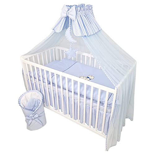 Bello24 - 13 Teiliges Babybett Kinderbett und Bettwäsche komplett Set Happy Leo inkl. Matratze höhenverstellbar für Neugeborene Babys und Kleinkinder aus Massivholz Bestickt (Teddybär Mond Blau) von Bello24