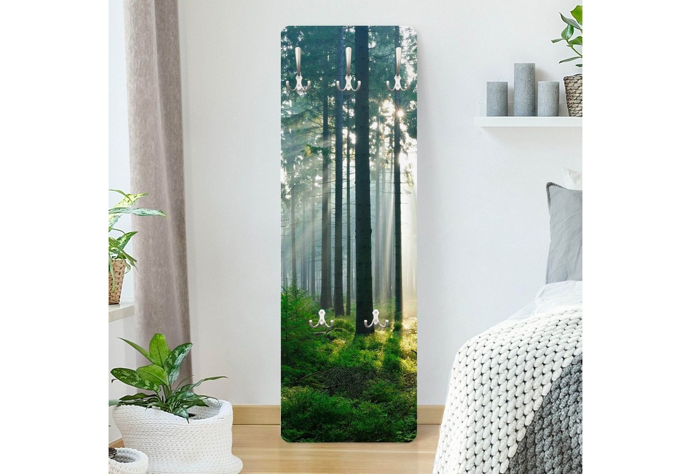 Bilderdepot24 Garderobenpaneel grün Bäume Wald Natur Enlightened Forest Design (ausgefallenes Flur Wandpaneel mit Garderobenhaken Kleiderhaken hängend), moderne Wandgarderobe - Flurgarderobe im schmalen Hakenpaneel Design von Bilderdepot24