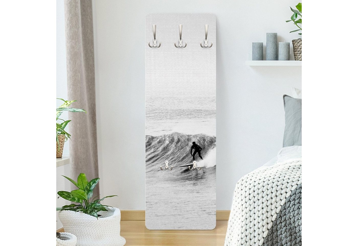 Bilderdepot24 Garderobenpaneel schwarz-weiß Natur Sport Strand Meer Zeit zum Surfen Design (ausgefallenes Flur Wandpaneel mit Garderobenhaken Kleiderhaken hängend), moderne Wandgarderobe - Flurgarderobe im schmalen Hakenpaneel Design von Bilderdepot24