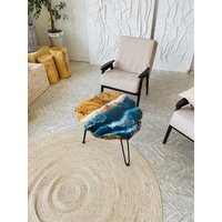 Holz Harz Couchtisch, Runder Tisch, Ocean Resin Epoxy Luxus Couchtisch von BlackLoftEpoxy