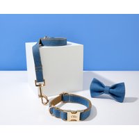 Denim Hundehalsband Mit Schleife Und Leine Set, Personlaized Fester Jeansstoff, Name Eingraviert Metallschnalle, Kleines Mittelgroßes von Bobocollar