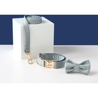 Dusty Blue Velvet Hundehalsband Und Leine Set, Personalisierte Gravierte Haustier Namensplatte Rose Gold Schnalle, Hochzeit Hund Outfit Hundegeschenk von Bobocollar