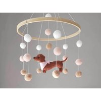 Dackel Baby Mobile, Hunde Mobile Kinderzimmer, Kinderbett Mädchen, Welpen Kinderzimmer Dekor, Geschenk von ByBabybloom