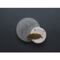 Beton Und Terrazzo Rosa, Schwarz Messing Wandbehang Wall Art von CircleSquareCeramics