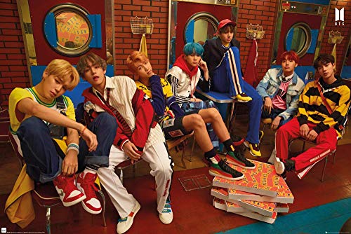Close Up BTS Poster Crew (91,5cm x 61cm) von Close Up