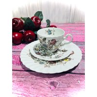 Johnson Brothers Staffordshire Blumenstrauß Tee-Trio-Tasse Untertasse England Made Transferware Floral Lovely | 0601 von ColonialHouseFinery