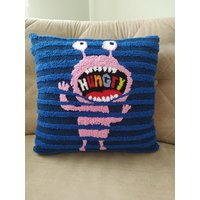 Hand Tufted Hungrig Monster Dekokissen, Punch Needle Kinderzimmer Deko, Weihnachtsgeschenk Für Kinder von ColorfulYarnStory