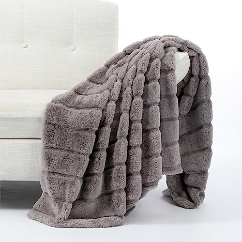 Cozy Bliss Kunstfell-Überwurfdecke für Couch, gemütlich, weich, Plüsch, Dicke Winterdecke für Sofa, Schlafzimmer, Wohnzimmer, 152,4 x 203,2 cm, Grau von Cozy Bliss