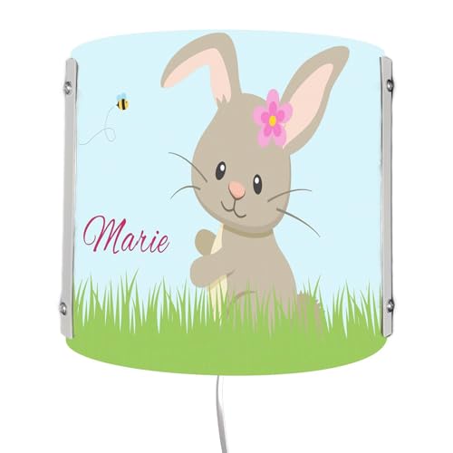 CreaDesign WA-1145, Hase, Kinderzimmer Wandlampe personalisiert mit Namen, Nachtlicht/Schlummerlicht für Steckdose, E14, 22 x 22,5 x 8,5 cm CreaDesign WA-1145, Hase, Kinderzimmer Wandlampe personalisiert mit Namen, Nachtlicht/Schlummerlicht für Steckdose, E14, 22 x 22,5 x 8,5 cm von CreaDesign