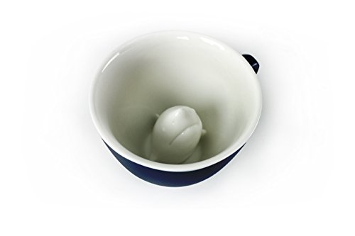 Creature Cups Hai-Keramiktasse (325 Milliliter, Dunkel-blau) | Auf der Innenseite versteckte Tiermotive | Weihnachts- und Geburtstagsgeschenk für Kaffee- und Teeliebhaber von Creature Cups