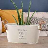 Personalisierter Übertopf Aus Metall - Pflanztopf Mit Personalisiertem Namen Gravierte Gartengeschenke Für Männer, Frauen, Paare Einzigartiges von DUSTandTHINGS