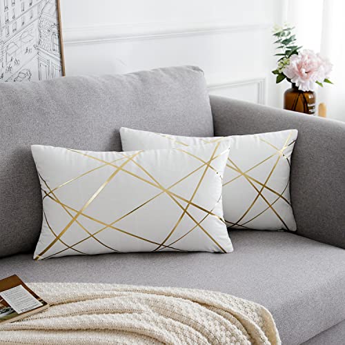 Weiß Samt Kissenbezug 2er Set Kissenbezüge Geometrie Bronzieren Dekokissen Kissenhülle Sofakissen Couchkissen Dekorative Kissen Outdoor Zierkissen Bezug für Schlafzimmer Sofa Bett Sommer 30x50 cm von DecorMommt