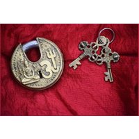 Om Shiva Symbol Vorhängeschloss | Messing Religiöses Thema Tür Sicherheitsverschluss von DeepEnlightenment
