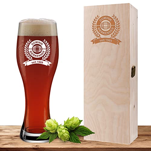 Weizenglas mit Name und Wunschmotiv graviert inkl. Geschenkbox, Bierglas 0,5l mit gravierter Holzbox, individuelles Geschenk, personalisiertes Weißbierglas - Motiv Biertrinker von Deitert