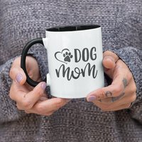 Hundemama, Pfotenabdruck Mutter Niedliche Kaffeetasse | 11 Oder 15Oz - Schöne Premium Qualität Geschenkidee | Schwarz, Weiß Mit Farbiger Innenseite von DesignsByPascal