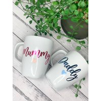 Mama Und Papa 300Ml Tassen Kaffeetassen Eltern Blau Rosa Schriftzug von Designsbyaliciaa